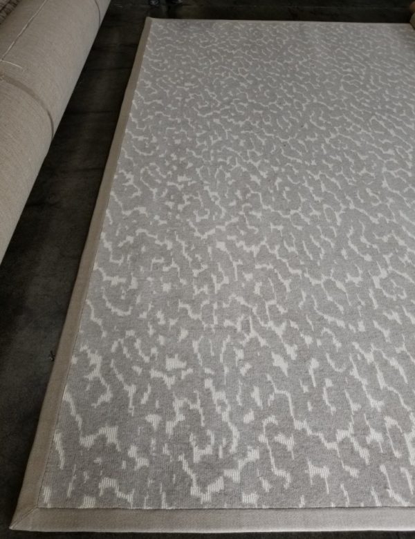 Bellbridge Cumulus Cloud Hail Storm 21/55221 fabricated rug. Rug is finished with linen binding. Bellbridge Cumulus Cloud Hail Storm 21/55221 bound rug. Rug is finished with linen binding. Cumulus Cloud is a cut/loop pile wilton carpet using two colors designed to create a cloud effect.